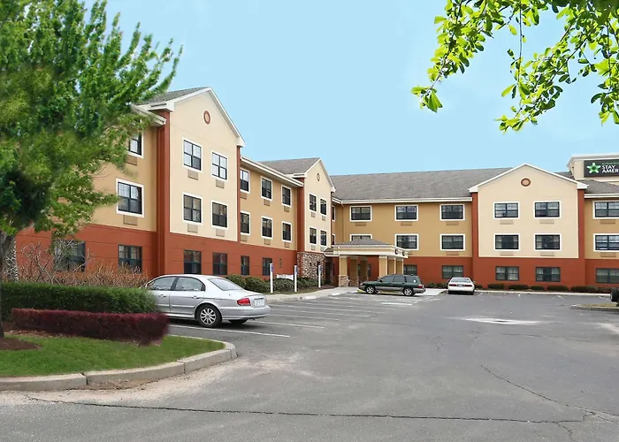 Pet Friendly hotel: Extended Stay America Select Suites - Hartford - Manchester