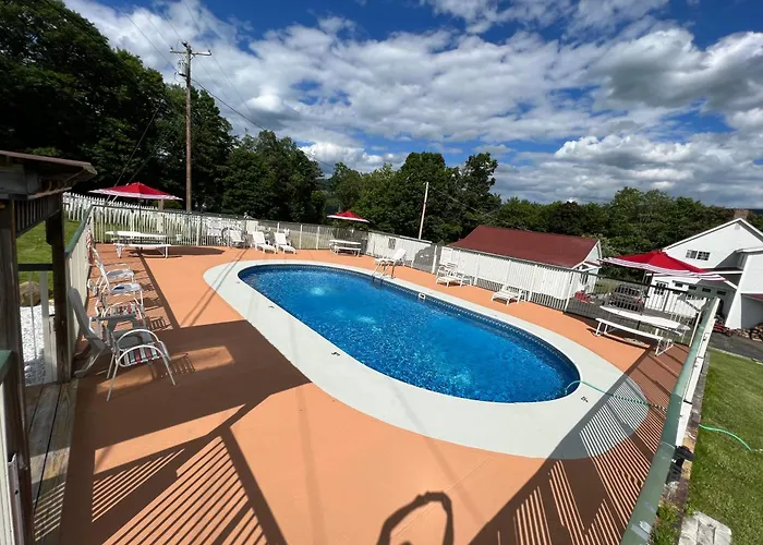 Four Winds Country Motel